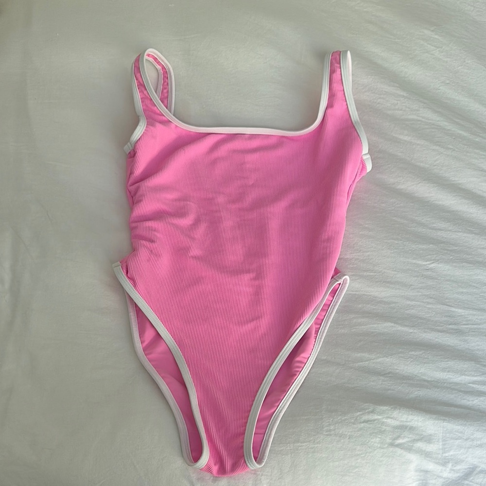 Lainsnow One-Piece Swimsuit with White Trim